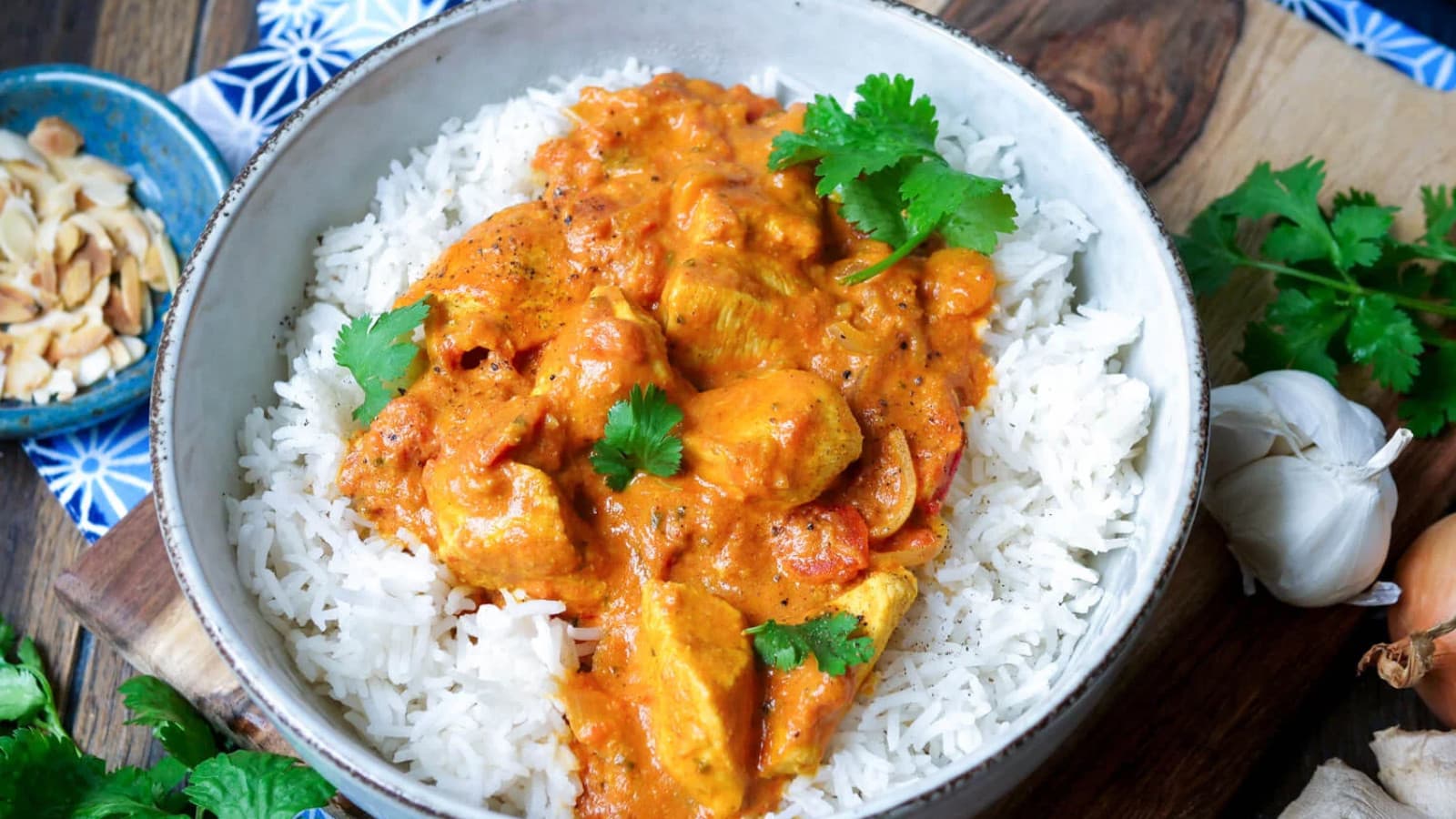Chicken Tikka Masala + Naan Brot